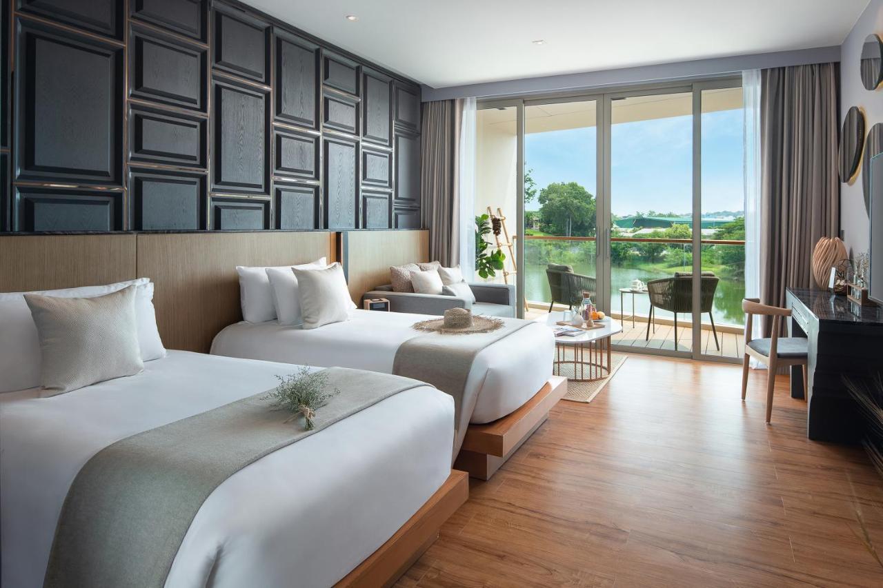 Wyndham Grand Nai Harn Beach Phuket Exterior foto