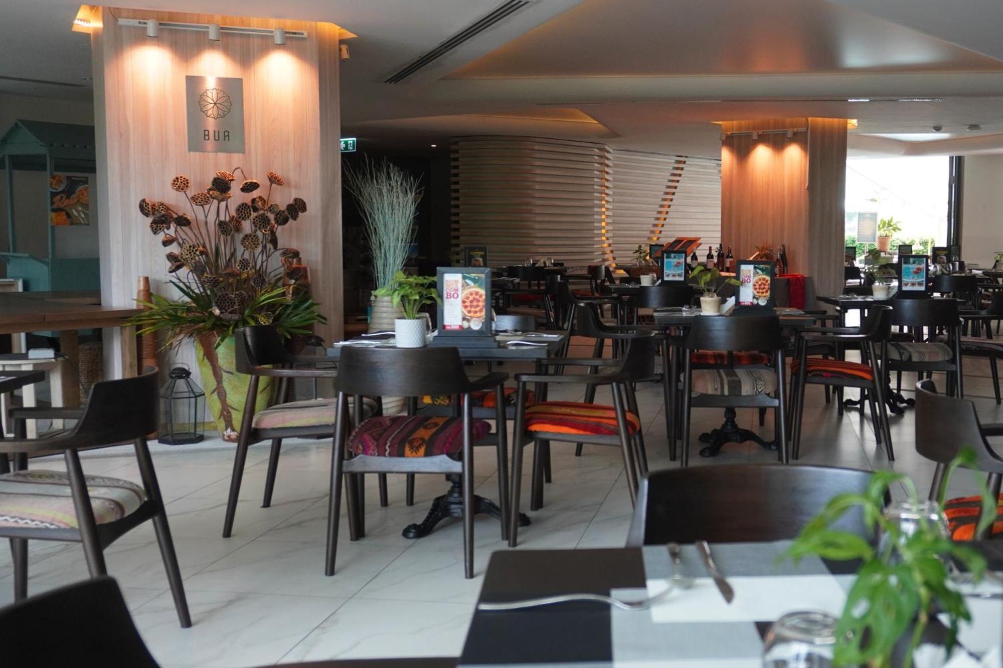Wyndham Grand Nai Harn Beach Phuket Exterior foto
